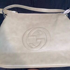 Gucci tote bag color:tan size: OS .
